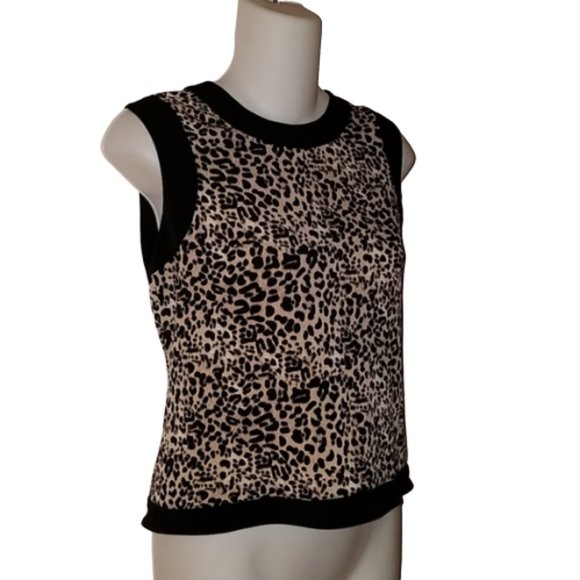 Vince Camuto Sleeveless Animal Print Top - Picture 4 of 9